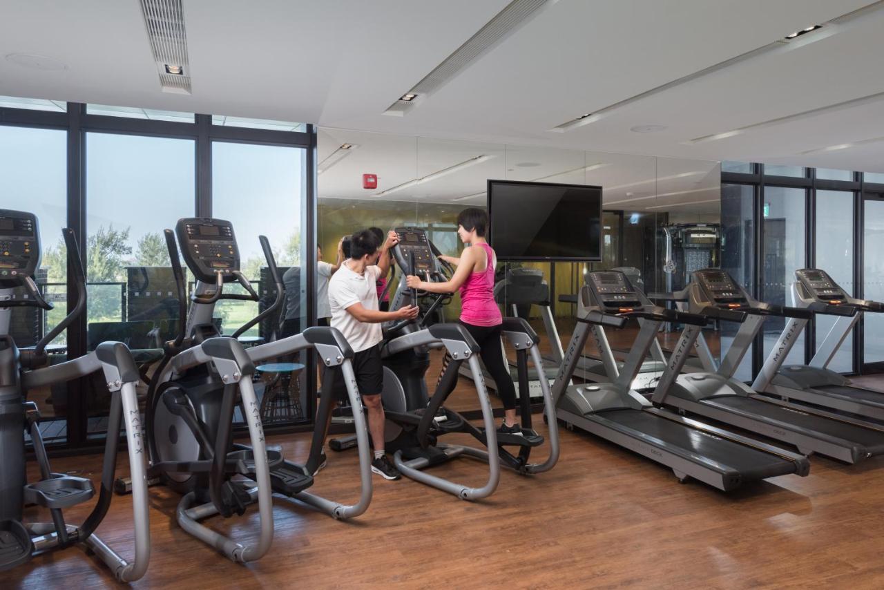 Crowne Plaza Tainan By Ihg Hotel Exterior photo The gym at the hotel