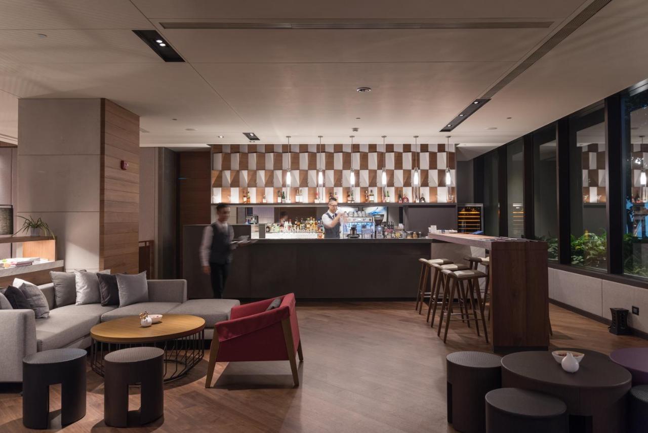 Crowne Plaza Tainan By Ihg Hotel Exterior photo The Lounge at Hong Kong International Airport