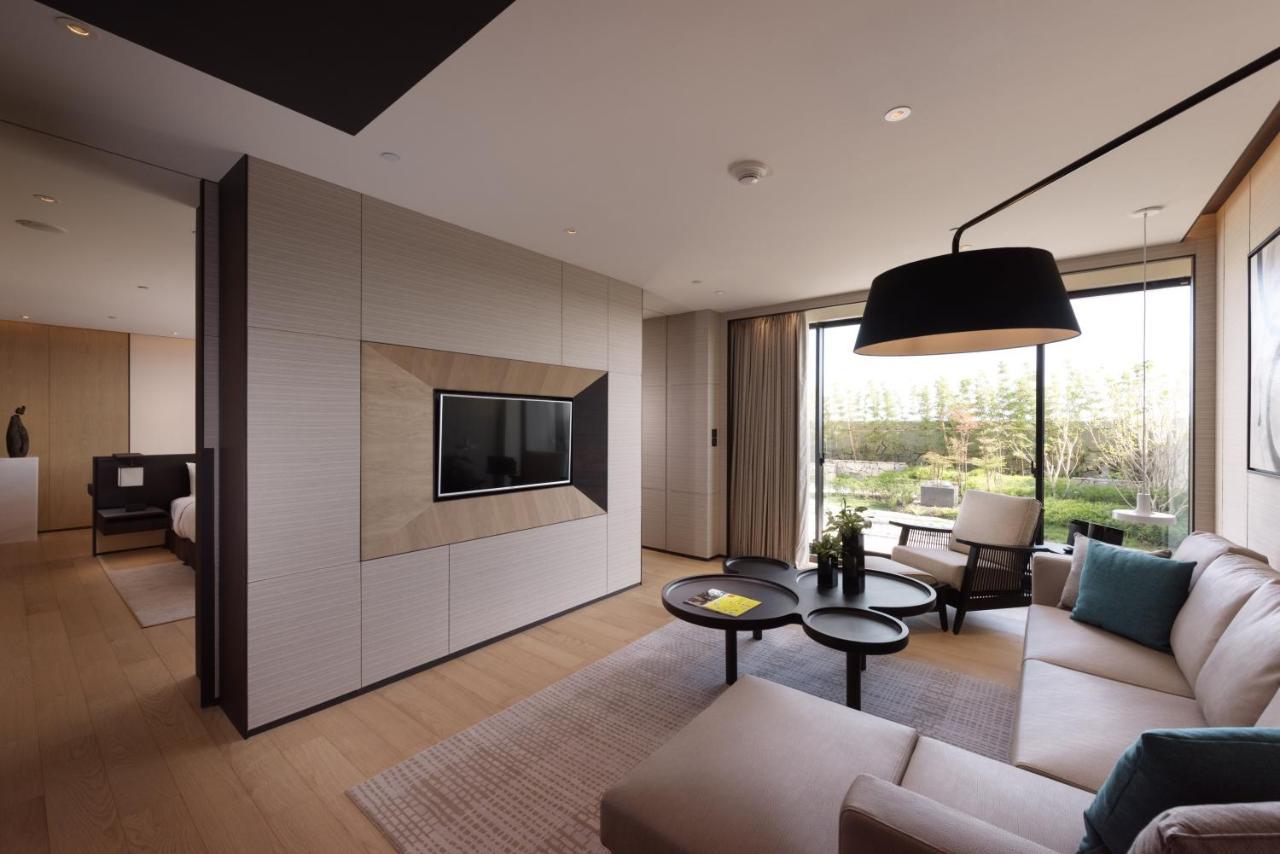 Crowne Plaza Tainan By Ihg Hotel Exterior photo